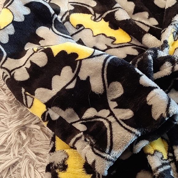 Batman Plush Robe Size Large (10) - Picture 5 of 12